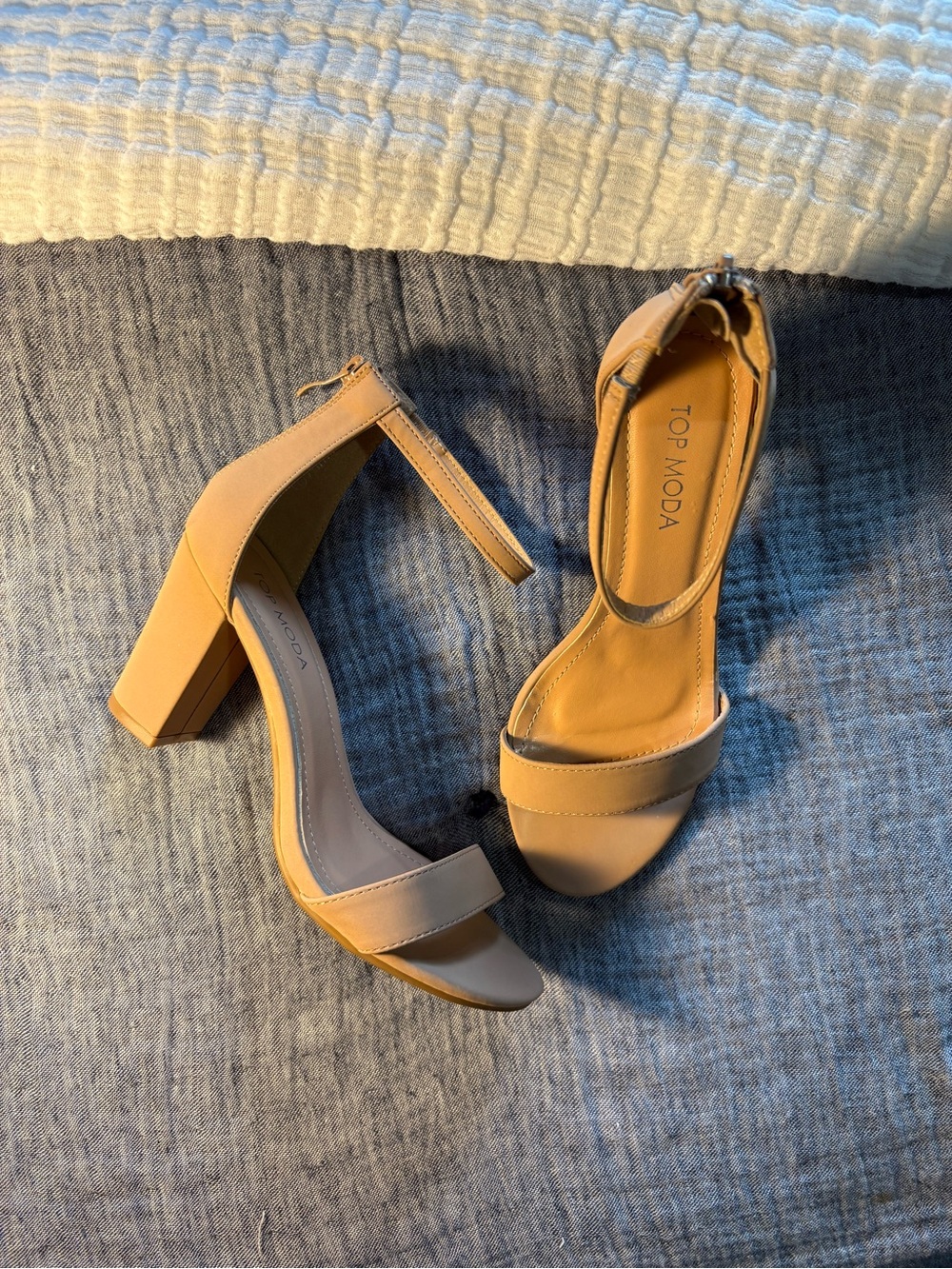 TOP Moda Beige/Tan Block Heel Sandals with Ankle Strap women’s size 7
